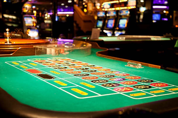 Mobile app interface showing live football markets and casino games